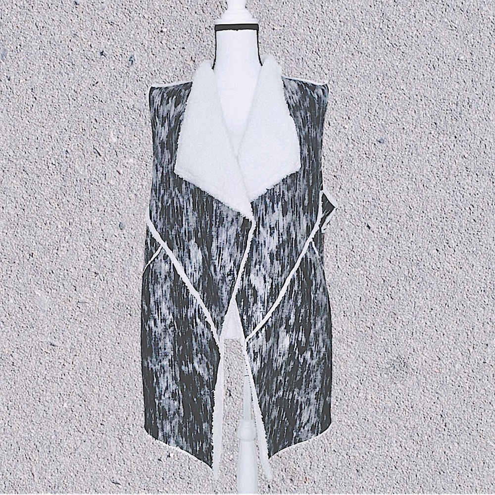 EUC! LULAROE MARLO VEST L